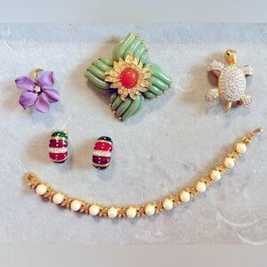 Joan Rivers 5 piece lot bracelet brooches pins clip in earrings rhinestones